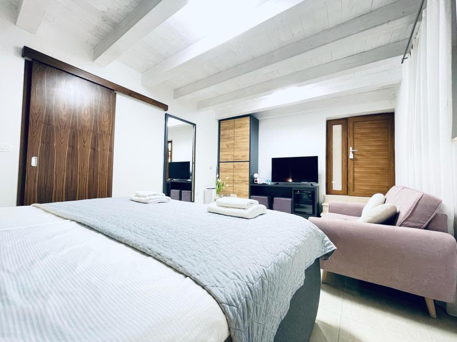 Fazana City Rooms With Free Parking Экстерьер фото