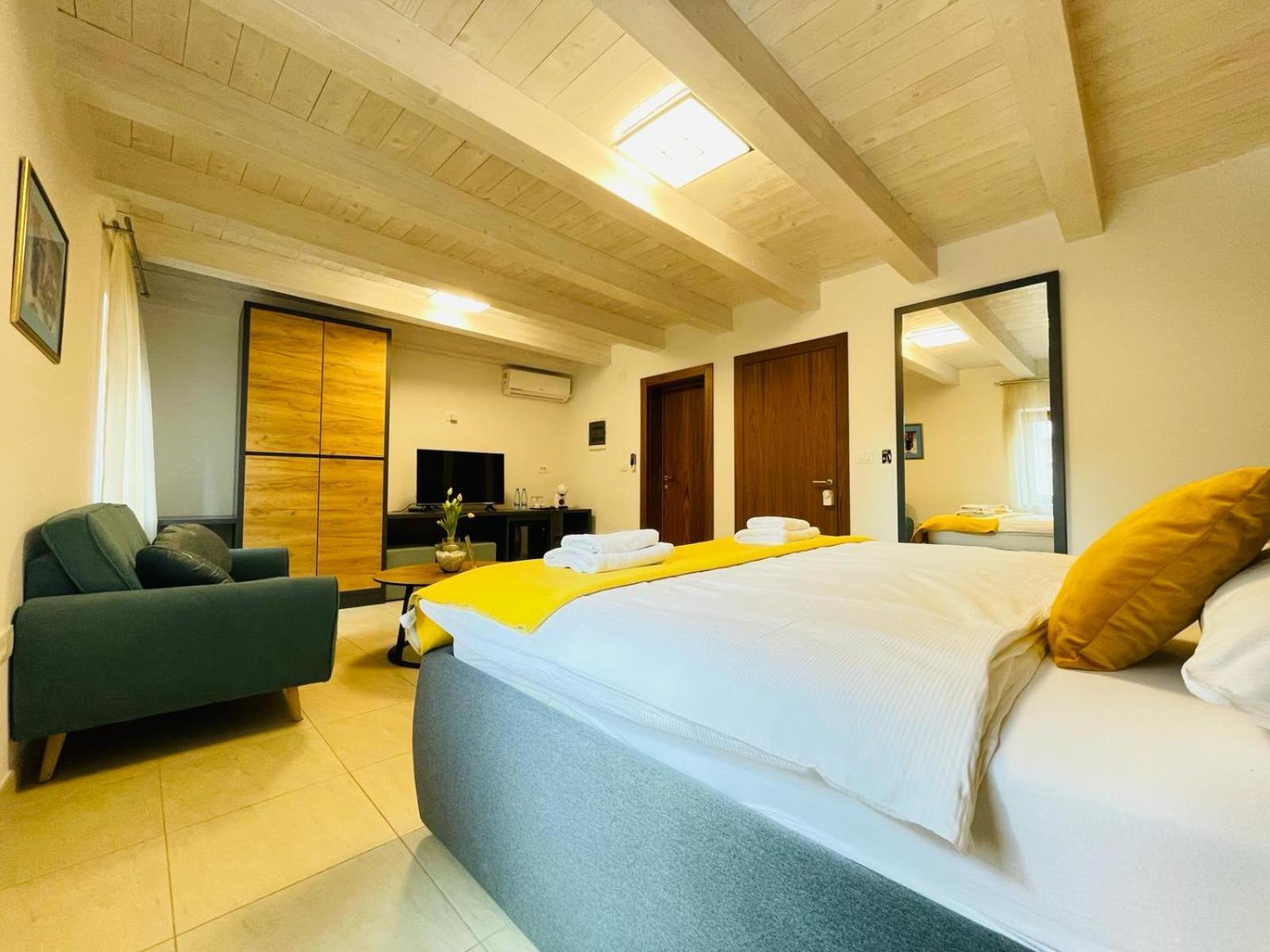 Fazana City Rooms With Free Parking Экстерьер фото